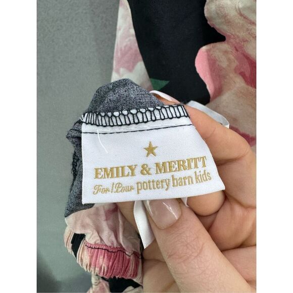 Emily & Merritt Pottery Barn Kids Black Bed Of Roses Organic Crib Fitted Sheet - Picture 6 of 7